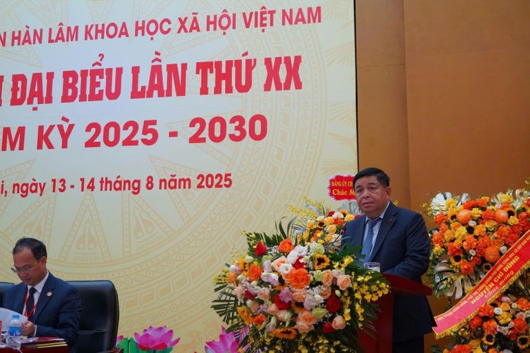 Phó Thủ tướng Chính phủ Nguyễn Chí Dũng phát biểu chỉ đạo tại Đại hội. dh2.jpg