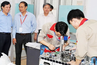 Hợp tác giữa khu vực tư và công trong nghiên cứu khoa học vẫn còn nhiều cản trở. Ảnh: NAM ANH