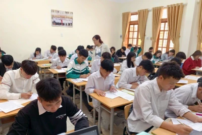 Giờ ôn tập của học sinh lớp 12 Trường trung học cơ sở và trung học phổ thông Chiềng Sơn (thị xã Mộc Châu, Sơn La).