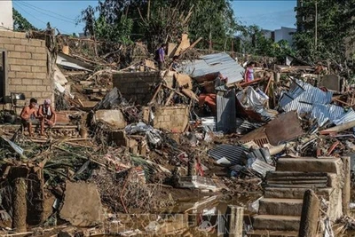 Siêu bão Kalmaegi gây ra thiệt hại nghiêm trọng trên diện rộng và khiến ít nhất 140 người thiệt mạng tại Philippines. (Ảnh: THX/TTXVN) 
