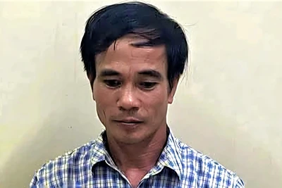 Đối tượng Lê Văn Hòa tại Cơ quan Công an. (Ảnh: Công an Diễn Châu)