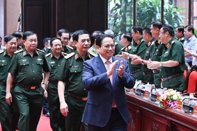Thủ tướng Phạm MInh Chính đến dự Hội nghị Quân chính toàn quân 6 tháng đầu năm 2025.