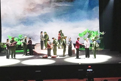 Vở "Đêm trăng đầm Hạ" của Nhà hát Kịch Hà Nội tham dự liên hoan.