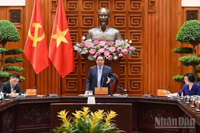 Thủ tướng Phạm Minh Chính phát biểu ý kiến chỉ đạo tại cuộc họp.