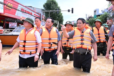 Thủ tướng Phạm Minh Chính thị sát tình hình phòng chống lũ lụt tại Thái Nguyên.