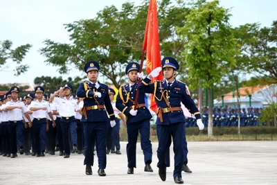 Khối quân kỳ quyết thắng trong Lễ ra quân huấn luyện năm 2026 của Vùng Cảnh sát biển 3. 