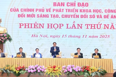 Thủ tướng Phạm Minh Chính, chủ trì phiên họp của Chính phủ về phát triển khoa học, công nghệ, đổi mới sáng tạo, chuyển đổi số và Đề án 06.