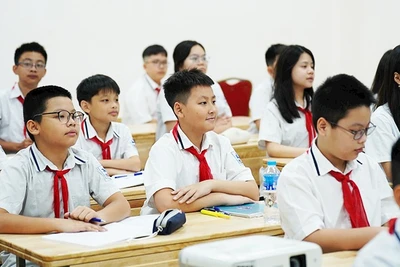Nhiều chuyên gia, đại biểu Quốc hội ủng hộ việc thống nhất chung một bộ SGK trên toàn quốc.