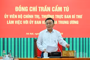Thường trực Ban Bí thư Trần Cẩm Tú phát biểu kết luận cuộc làm việc với Ủy ban Kiểm tra Trung ương. (Ảnh: DUY LINH)