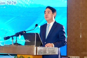 Đồng chí Nghiêm Xuân Thành, Bí thư Tỉnh ủy Khánh Hòa phát biểu tại hội thảo.