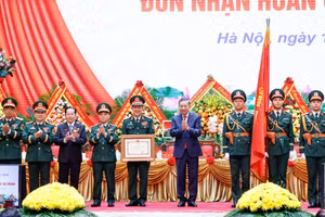 Tổng Bí thư, Chủ tịch nước Tô Lâm trao Huân chương Hồ Chí Minh tặng Hội Cựu chiến binh Việt Nam. (Ảnh: DUY LINH) 