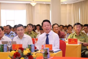 Các đại biểu tham dự hội thảo bảo tồn chim yến.