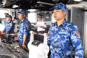 Thực hành phần thi xử lý tình huống trong Hội thao huấn luyện tàu.
