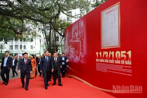 Tổng Bí thư Tô Lâm đến thăm, làm việc với Báo Nhân Dân. (Ảnh: DUY LINH)