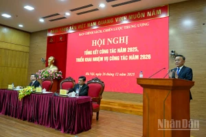 Thường trực Ban Bí thư Trần Cẩm Tú phát biểu chỉ đạo hội nghị. (Ảnh: DUY LINH) 