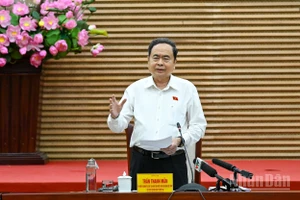 Chủ tịch Quốc hội, Chủ tịch Hội đồng Bầu cử quốc gia Trần Thanh Mẫn phát biểu kết luận buổi làm việc với Ủy ban bầu cử tỉnh Nghệ An. (Ảnh: DUY LINH)