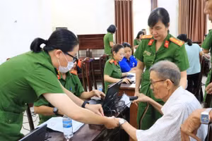 Công an tỉnh Khánh Hòa triển khai cao điểm thu nhận mẫu sinh phẩm ADN cho thân nhân liệt sĩ chưa xác định được thông tin trên địa bàn tỉnh. 