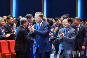 Tổng Bí thư, Chủ tịch nước Tô Lâm dự Phiên trọng thể Đại hội XIV Công đoàn Việt Nam nhiệm kỳ 2026-2031. (Ảnh: DUY LINH) 