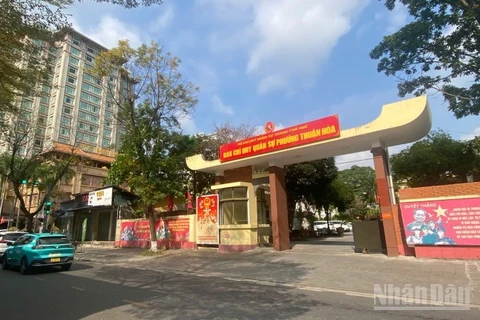 Bảo tàng Lịch sử thành phố Huế được đặt tại số 3 đường Hùng Vương, vốn là doanh trại Ban Chỉ huy quân sự thành phố (cũ).