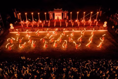 Người dân, du khách đến Huế trong dịp lễ Giỗ Tổ Hùng Vương tăng đột biến.