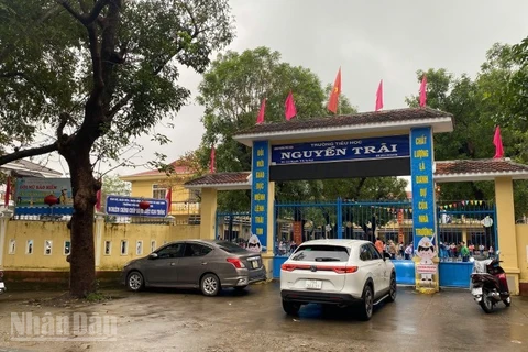 Ngôi trường có 8 học sinh xuất hiện triệu chứng nôn ói, đau bụng sau bữa ăn bán trú.