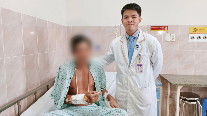 Bệnh nhân sau ca nối chi tại Bệnh viện đa khoa Xuyên Á.