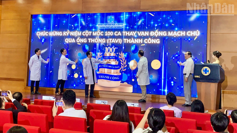 Bệnh viện Đại học Y dược Thành phố Hồ Chí Minh ghi dấu mốc 100 ca TAVI thành công.