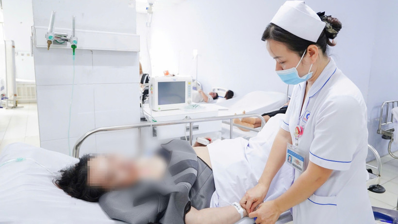 Một bệnh nhân trong vụ cháy đang điều trị tại Bệnh viện Nhân dân Gia Định. (Ảnh: Bệnh viện cung cấp)