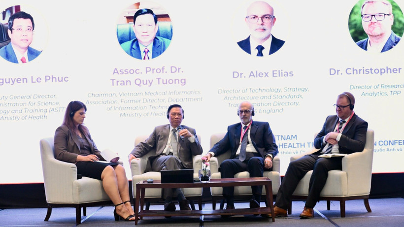 Các diễn giả chia sẻ thông tin tại sự kiện.