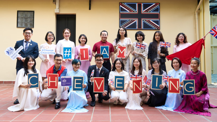 21 học giả Việt Nam đoạt học bổng Chevening khóa 2025-2026.