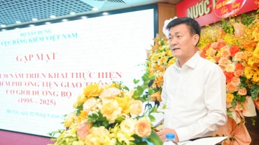Cục trưởng Cục Đăng kiểm Việt Nam Nguyễn Chiến Thắng phát biểu tại buổi lễ. (Ảnh: THẾ ĐẠI)
