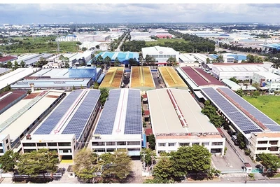 Doanh nghiệp trong Khu công nghiệp Tân Tạo, Thành phố Hồ Chí Minh lắp đặt điện mặt trời áp mái. (Ảnh CTV)