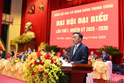 Đồng chí Trần Cẩm Tú, Ủy viên Bộ Chính trị, Thường trực Ban Bí thư, Bí thư Đảng ủy các cơ quan Đảng Trung ương phát biểu bế mạc Đại hội.