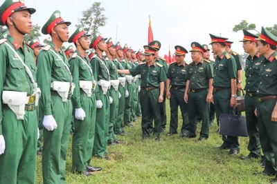 Thiếu tướng Trần Văn Bắc, Tư lệnh Quân khu 2 thăm, động viên lực lượng tham gia A80.