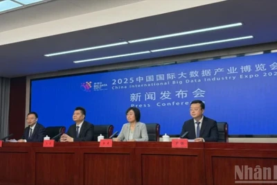 Toàn cảnh buổi họp báo. 