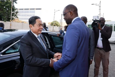 Chủ tịch Quốc hội Trần Thanh Mẫn hội kiến Thủ tướng Senegal Ousmane Sonko. (Ảnh: DOÃN TẤN/TTXVN)