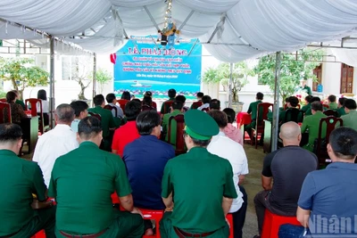 Quang cảnh buổi lễ phát động.