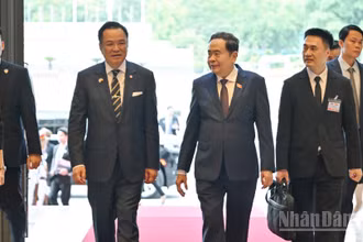 Chủ tịch Quốc hội Trần Thanh Mẫn và Thủ tướng Thái Lan Anutin Charnvirakul.