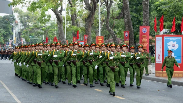 Công an Hải Phòng phấn đấu xứng đáng là lực lượng nòng cốt trong sự nghiệp bảo vệ an ninh quốc gia, giữ gìn trật tự an toàn xã hội của đất nước, thành phố.