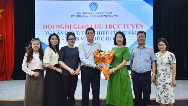 Các đại biểu dự giao lưu trực tuyến. (Ảnh HSS)