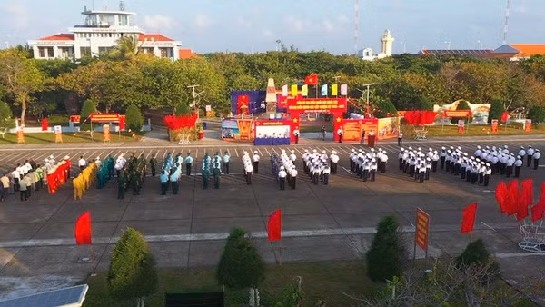 Quang cảnh khai mạc bầu cử ở đảo Trường Sa. (Ảnh: CTV)