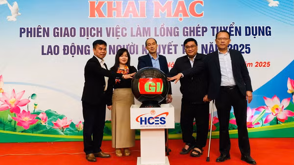 Phiên giao dịch việc làm lồng ghép tuyển dụng lao động khuyết tật tại Hà Nội, tháng 11/2025.