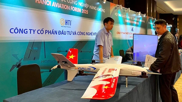 Nhiều giải pháp công nghệ mới trong lĩnh vực hàng không được doanh nghiệp giới thiệu bên lề hội thảo.