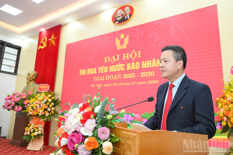 Đồng chí Phan Huy Thắng, Ủy viên Ban Biên tập, Trưởng Ban Thư ký Biên tập Báo Nhân Dân phát biểu tại đại hội.