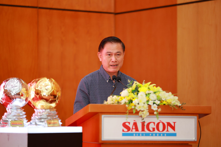 Vicevoorzitter van de Vietnamese voetbalbond Tran Anh Tu spreekt tijdens de persconferentie. (Foto: Organisatiecomité) anh-tu-7174-8979jpg.jpg