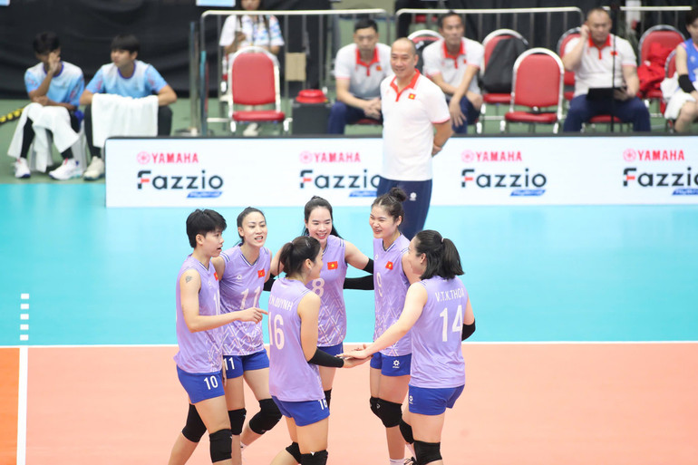 A seleção feminina de vôlei do Vietnã teve um dia de competição bem-sucedido. (Foto: MINH HOANG) 4345845352207843729.jpg