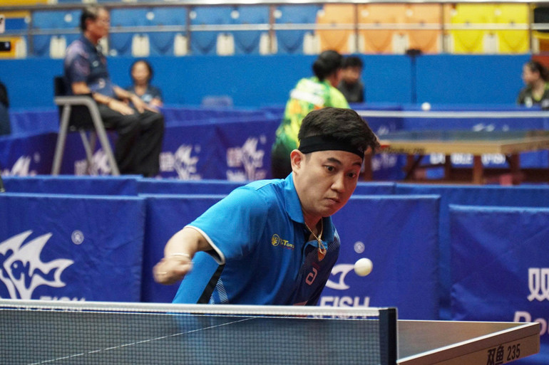 Le Dinh Duc won 3-1 Nguyen Duc Tuan. z7042559812990-3bef23d825085464508cde15c9d4453a.jpg
