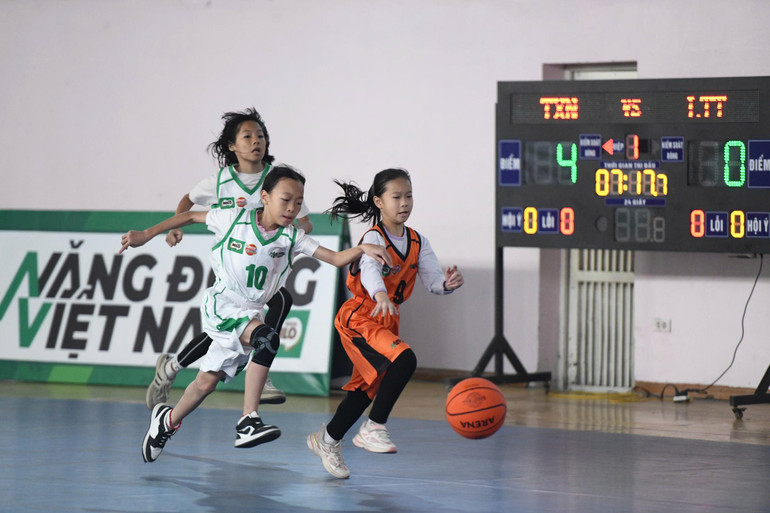 ผู้เล่นจะแข่งขันกันในรอบชิงชนะเลิศของการแข่งขัน 217e7257b6ad3af363bc.jpg