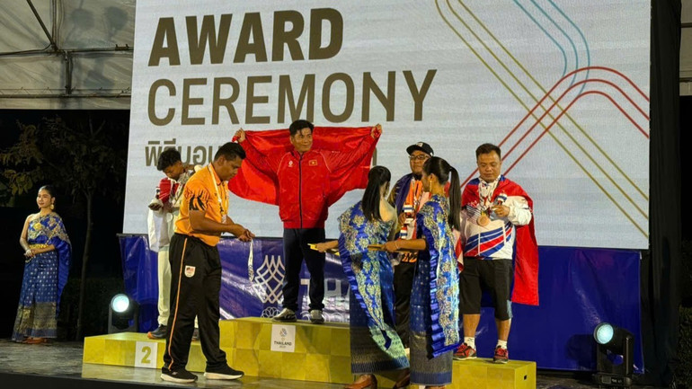 Der Athlet Nguyen Van Dung gewann die Goldmedaille im Boule-Wettbewerb. 4100285387112545359-5042.jpg