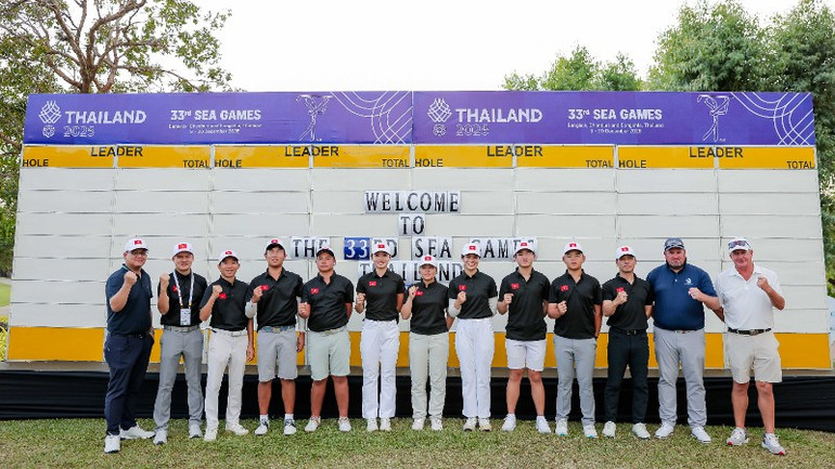 Staf pelatih dan anggota tim golf Vietnam. (Foto: VGA) nl3-2260-536.jpg